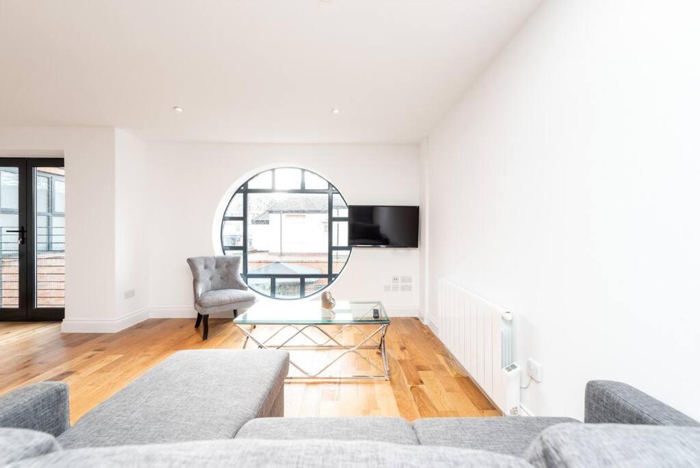 Large Apartment close to London BR1 II photo