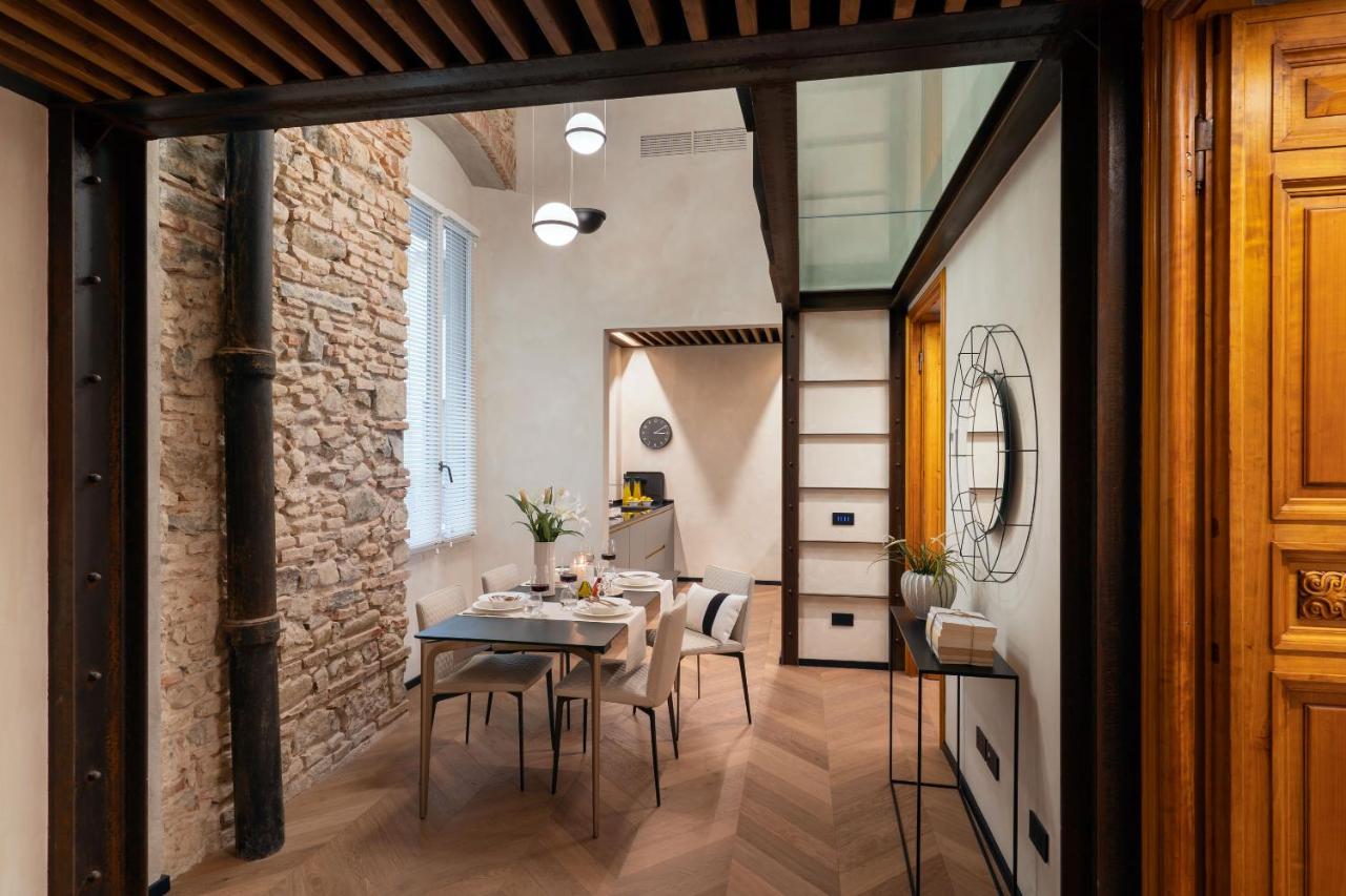 Arts & Crafts Apartments - 4