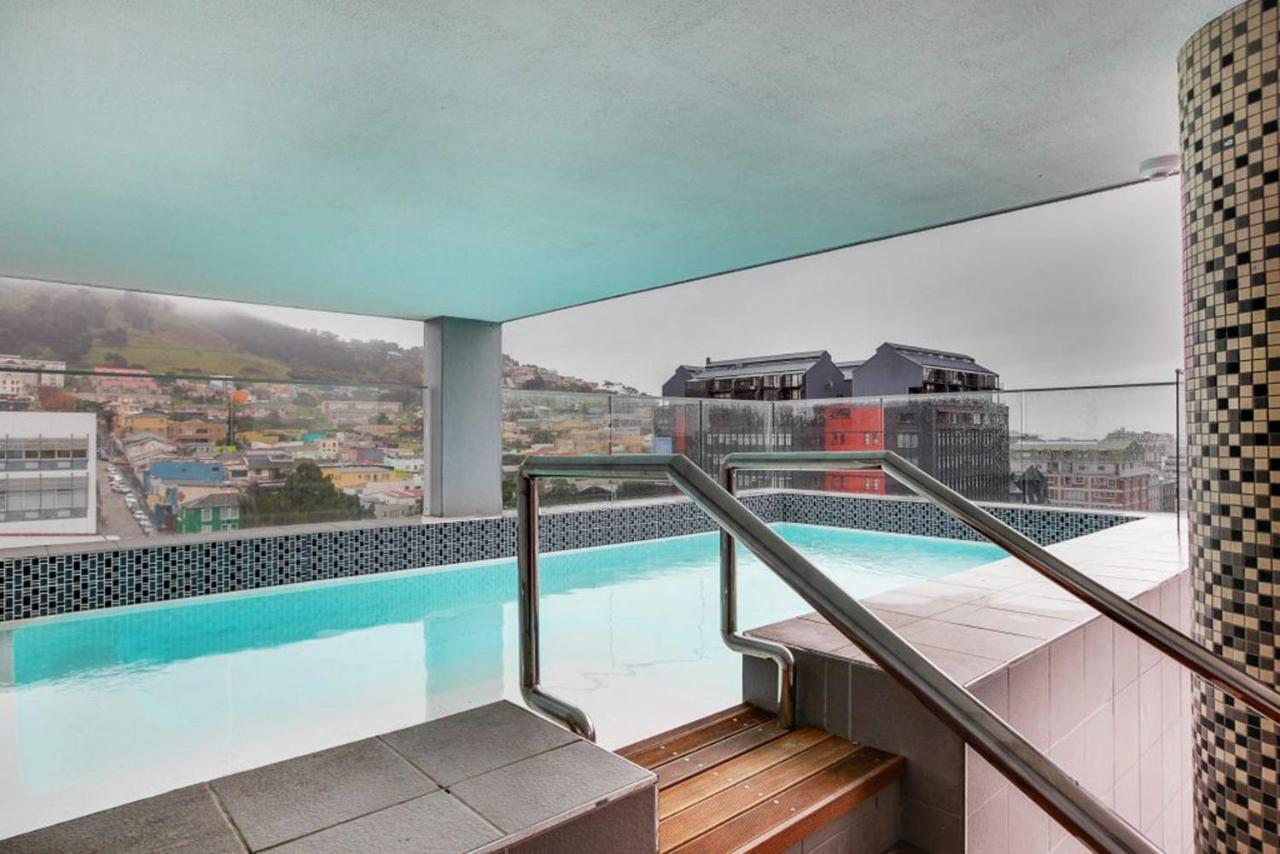 Rooftop swimming pool: Elegant New York City Apartment