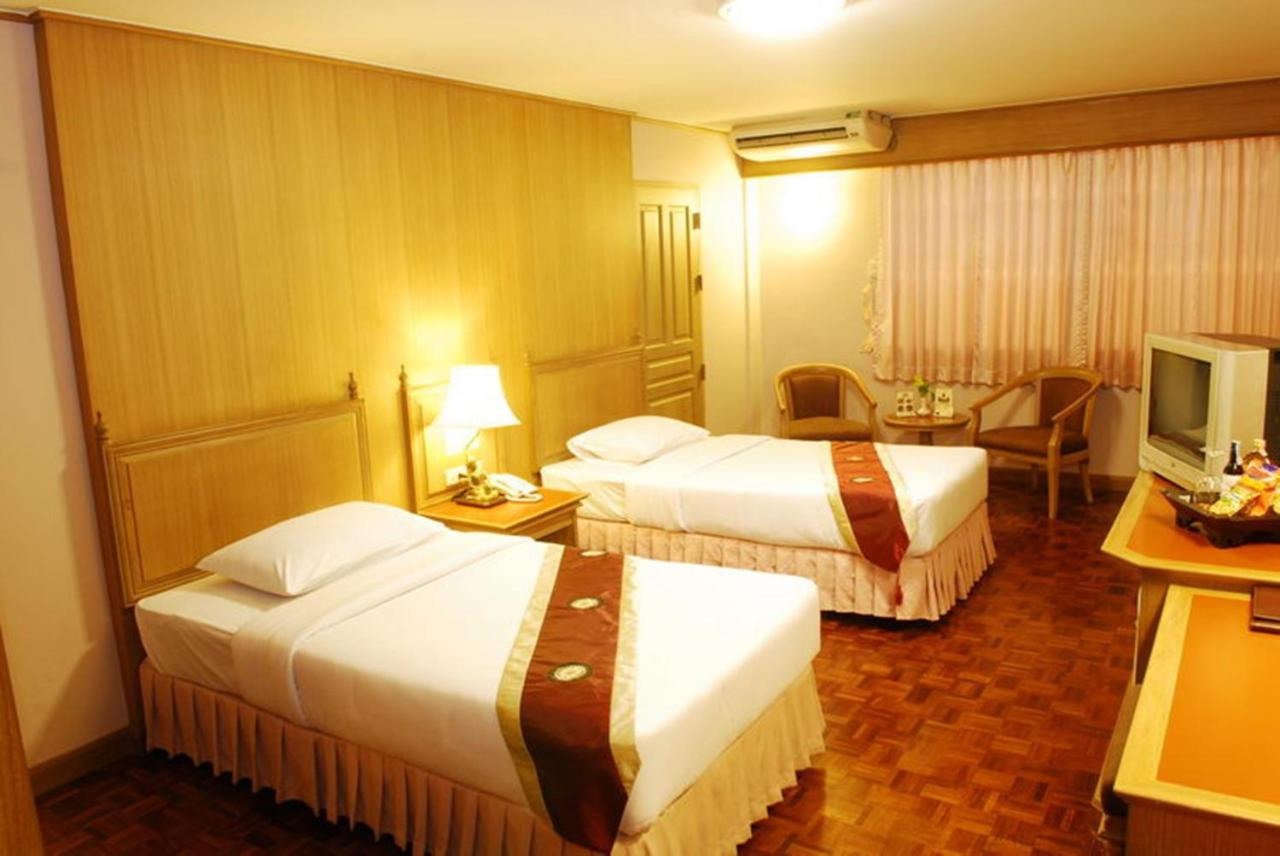 Silom Village Inn - 2