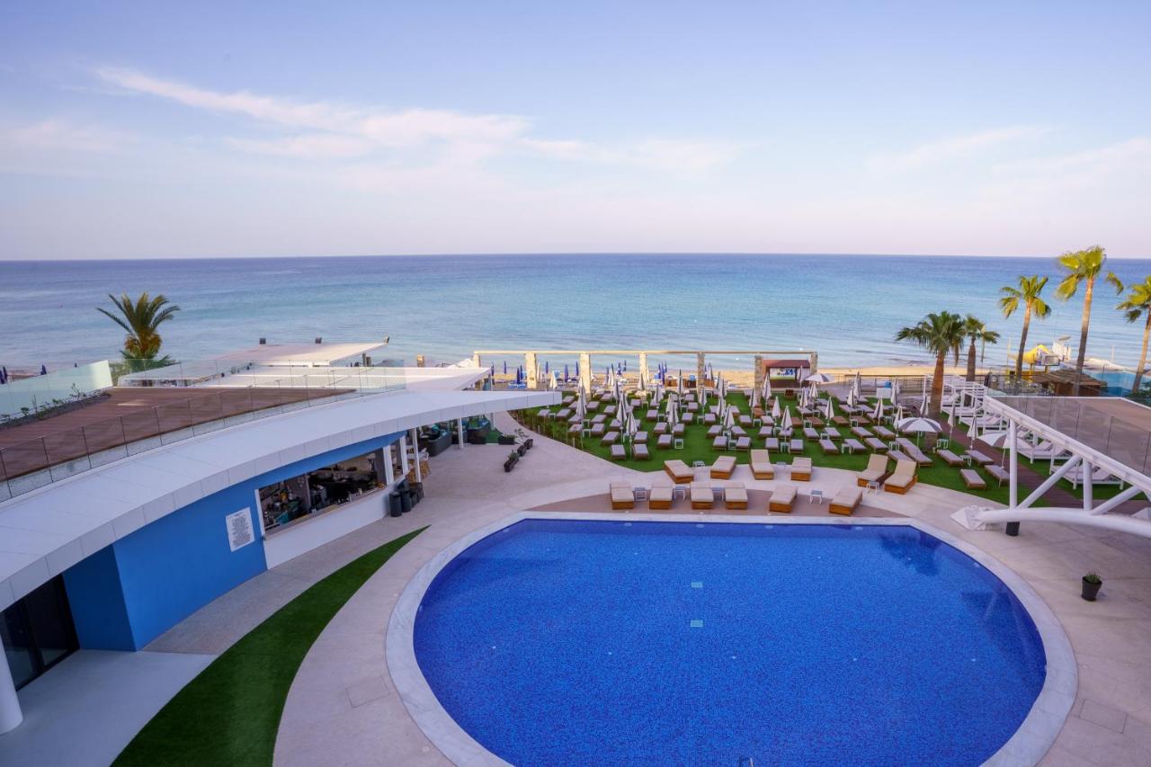 Flamingo Paradise Beach Hotel - Adults Only photo
