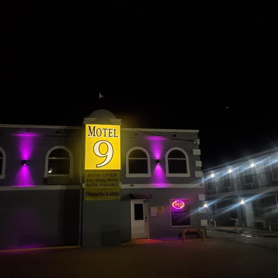 Motel 9 — photo 14