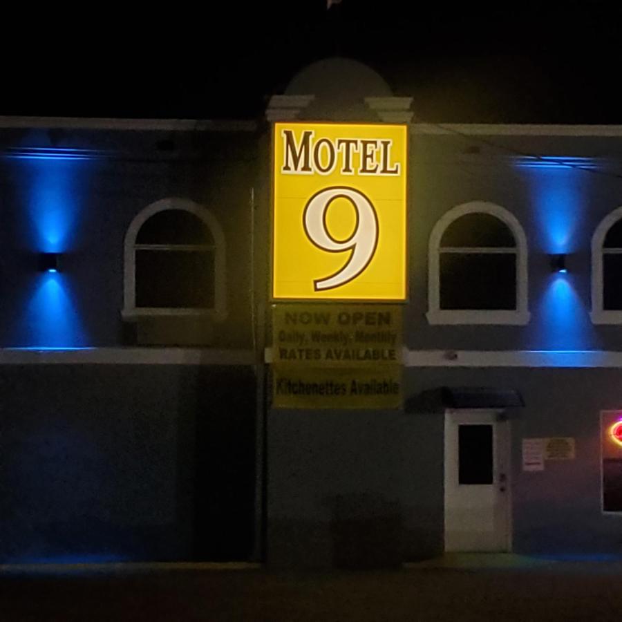 Motel 9 — photo 15