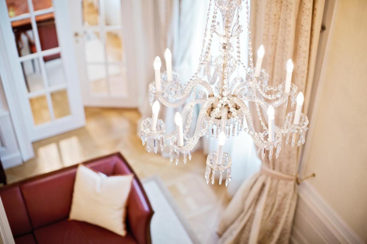 Palais Coburg Hotel photo