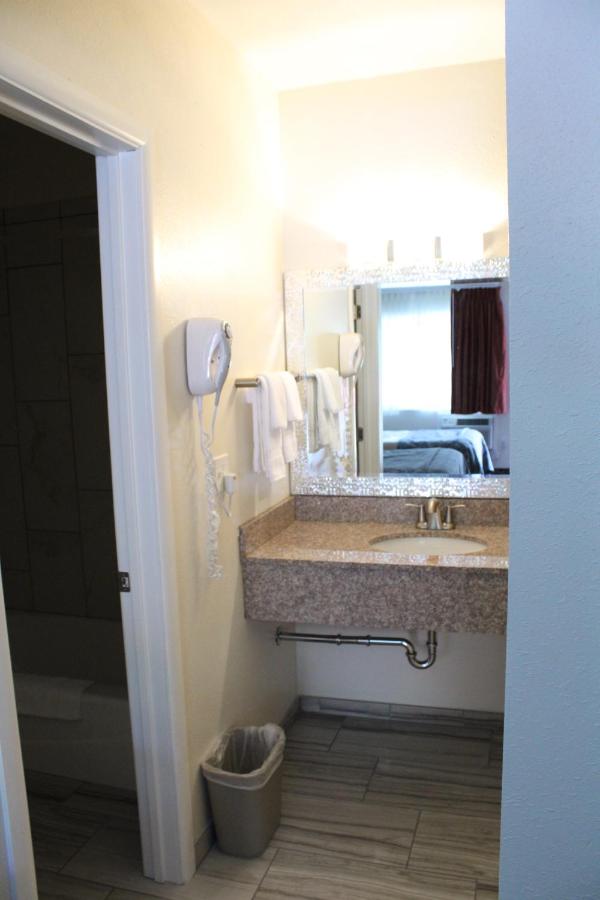 American Travel Inn — photo 10