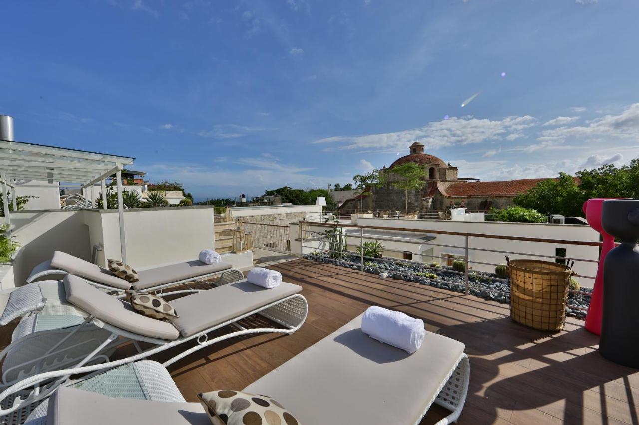 Rooftop swimming pool: Billini Hotel, Historic Luxury