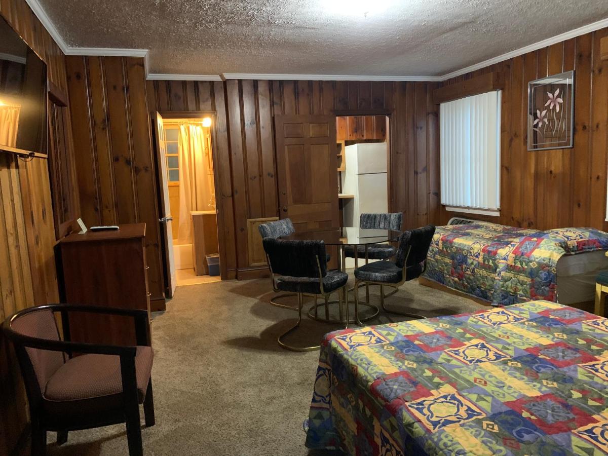 DeWITT — photo 8
