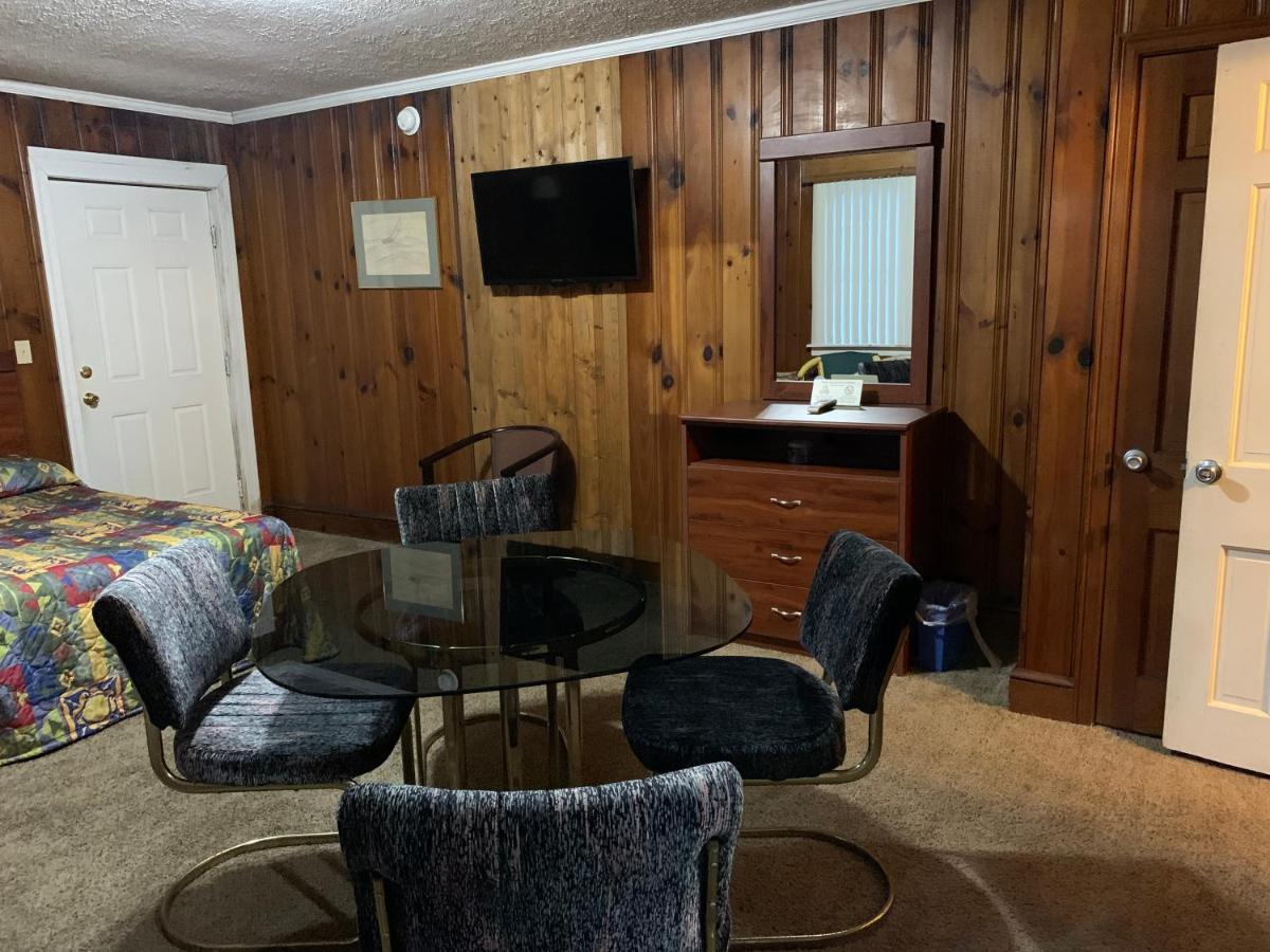 DeWITT — photo 6
