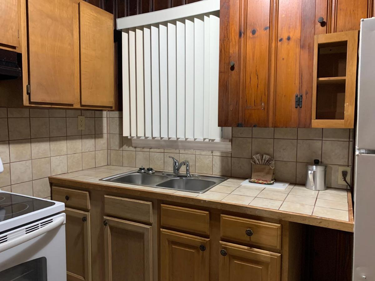 DeWITT — photo 3