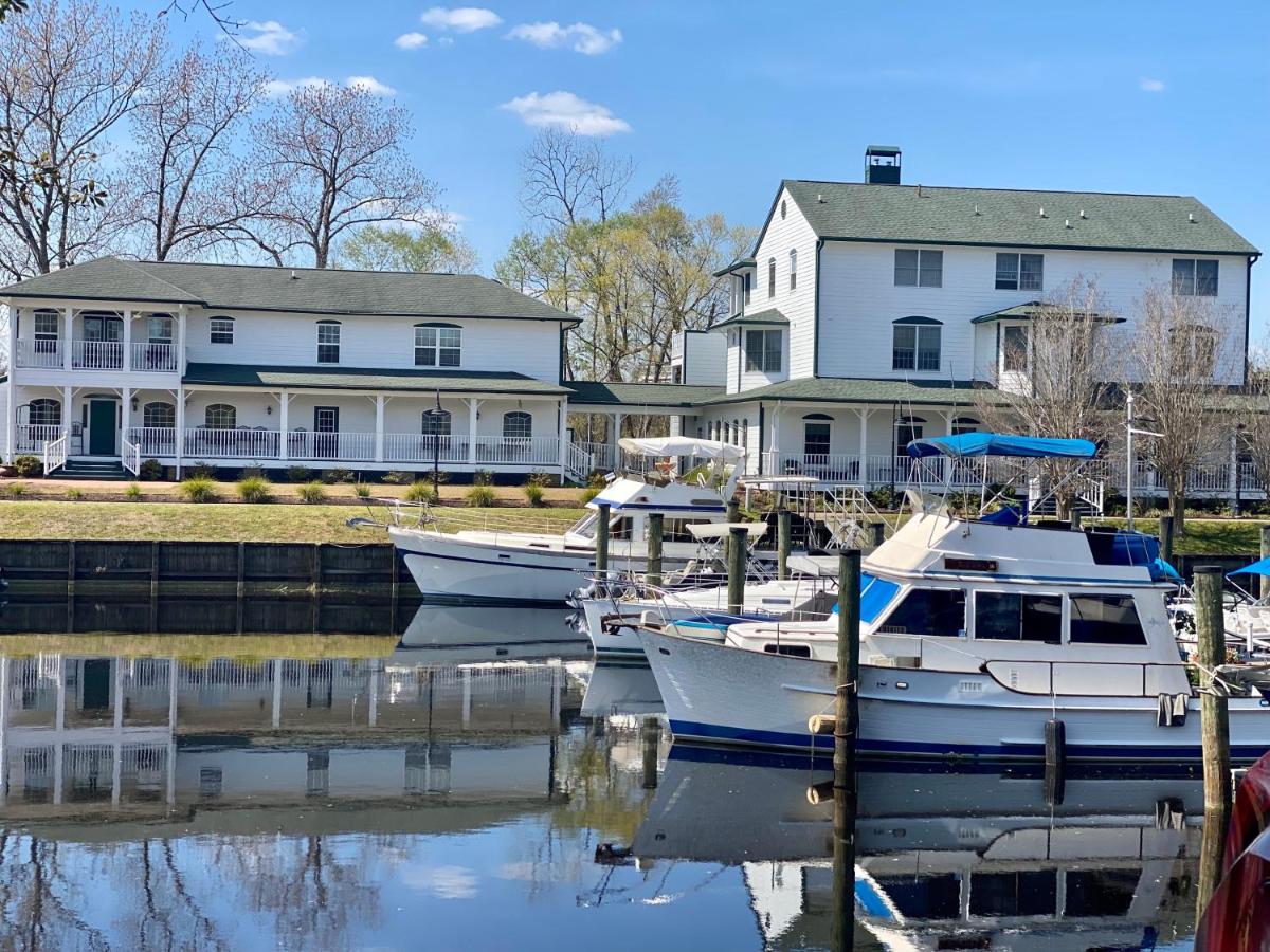 The Cypress Inn — photo 4