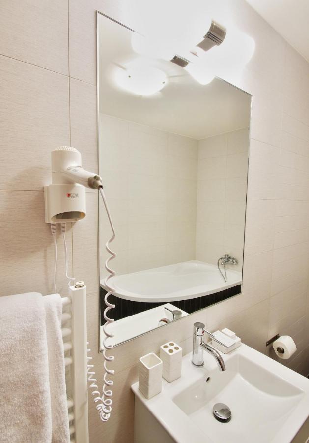 Adeba Hotel photo