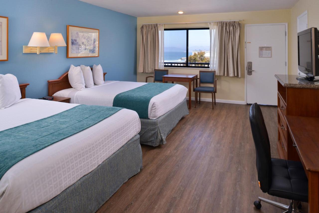 Edgewater Inn and Suites — photo 24