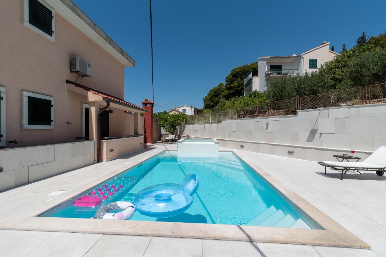 Apartment Villa Lavandula - Swimming pool view