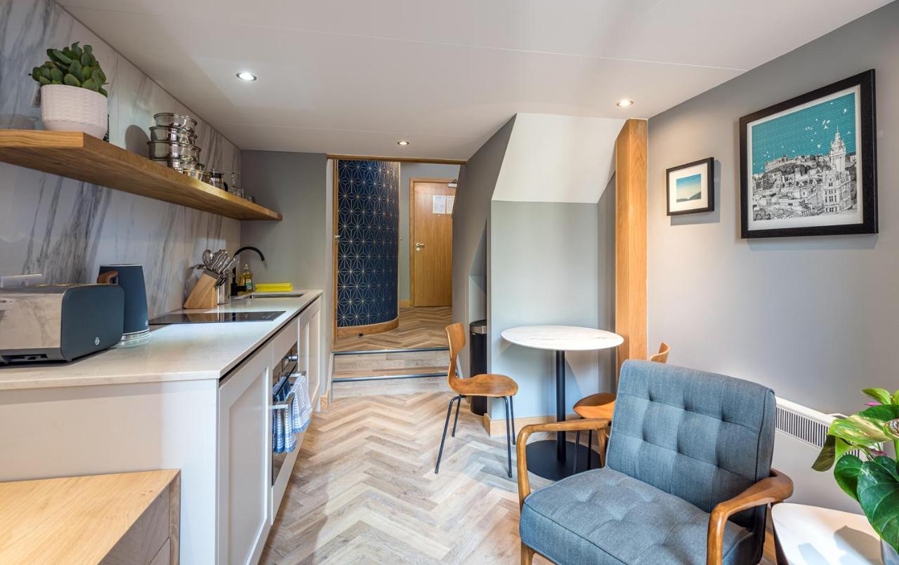 KM Apartments in Edinburgh - Your stylish, independent sanctuary in the heart of Edinburgh.