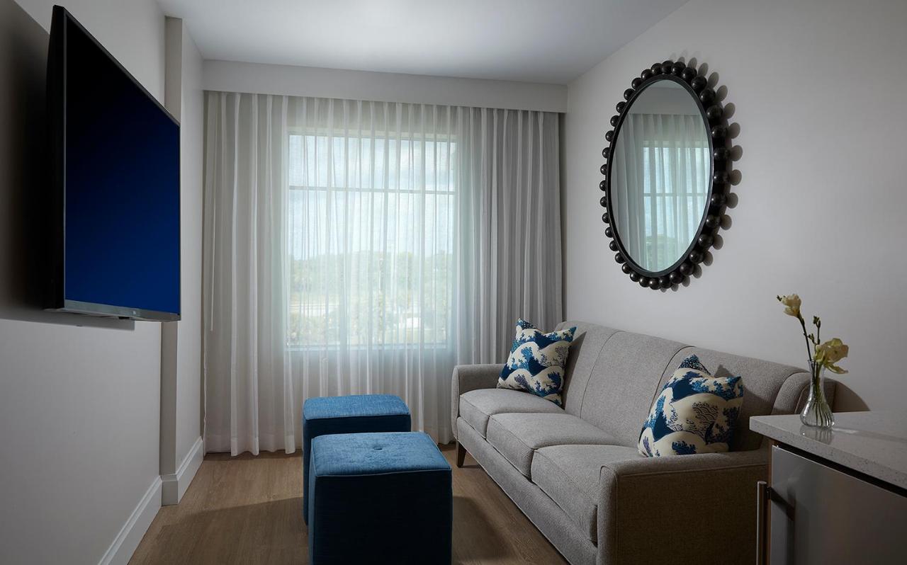 The Pointe Hotel — photo 14