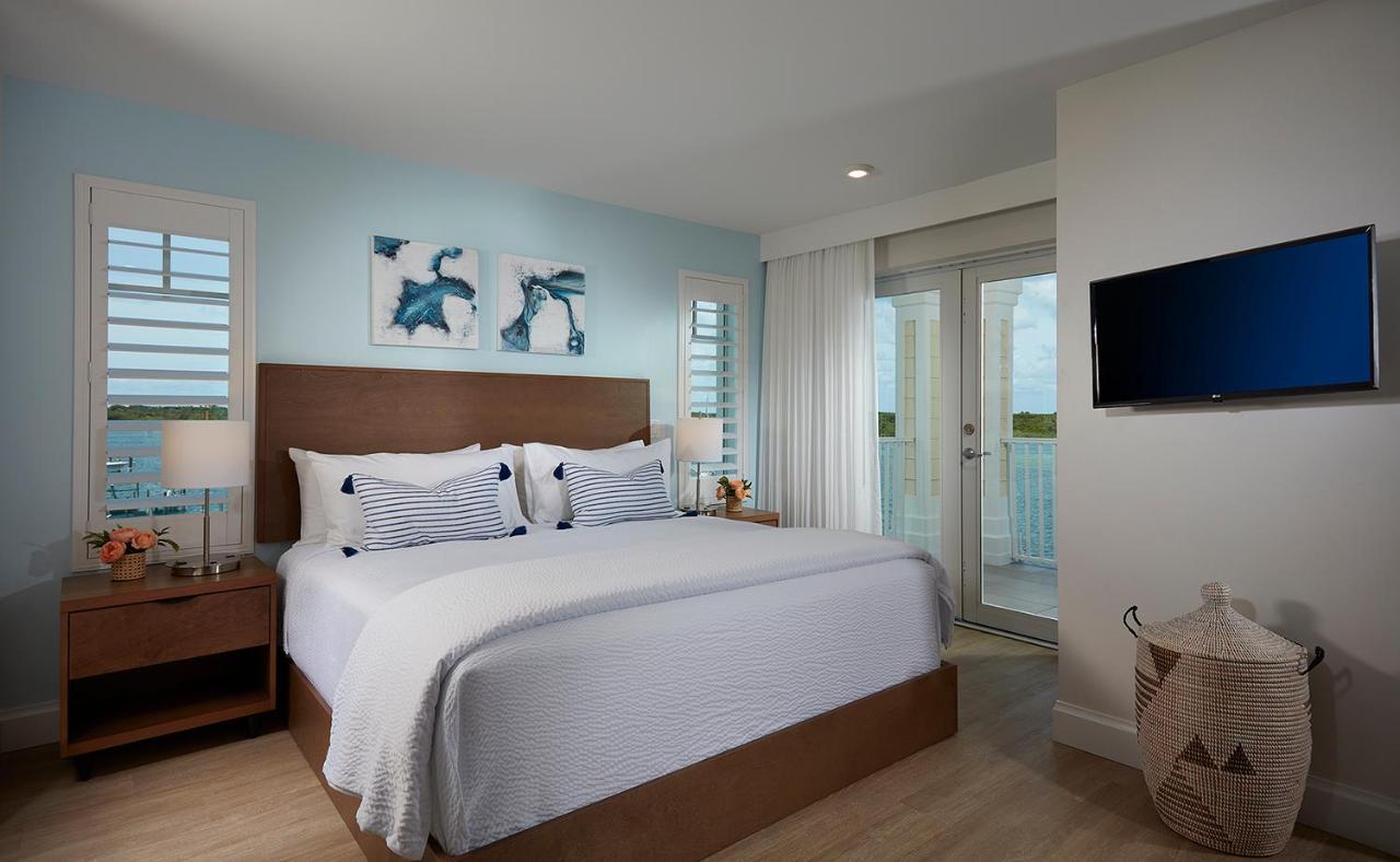 The Pointe Hotel — photo 17