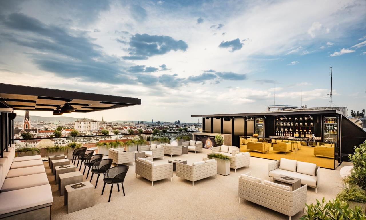 MOOONS Vienna — quarto