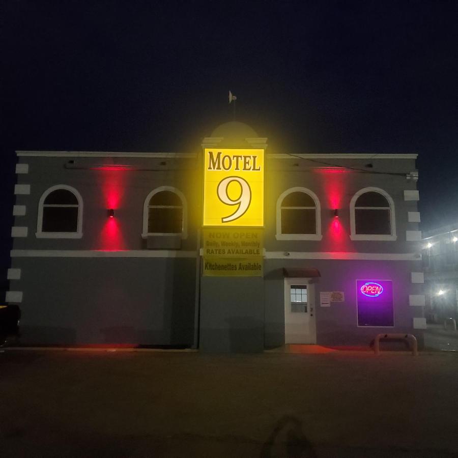 Motel 9 — photo 16