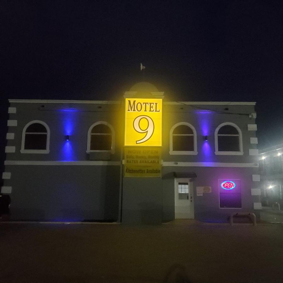 Motel 9 — photo 13