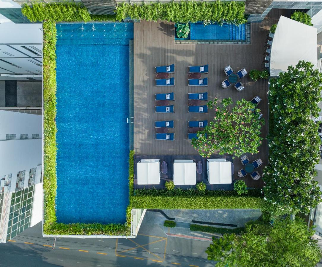 Rooftop swimming pool: Le Meridien Bangkok