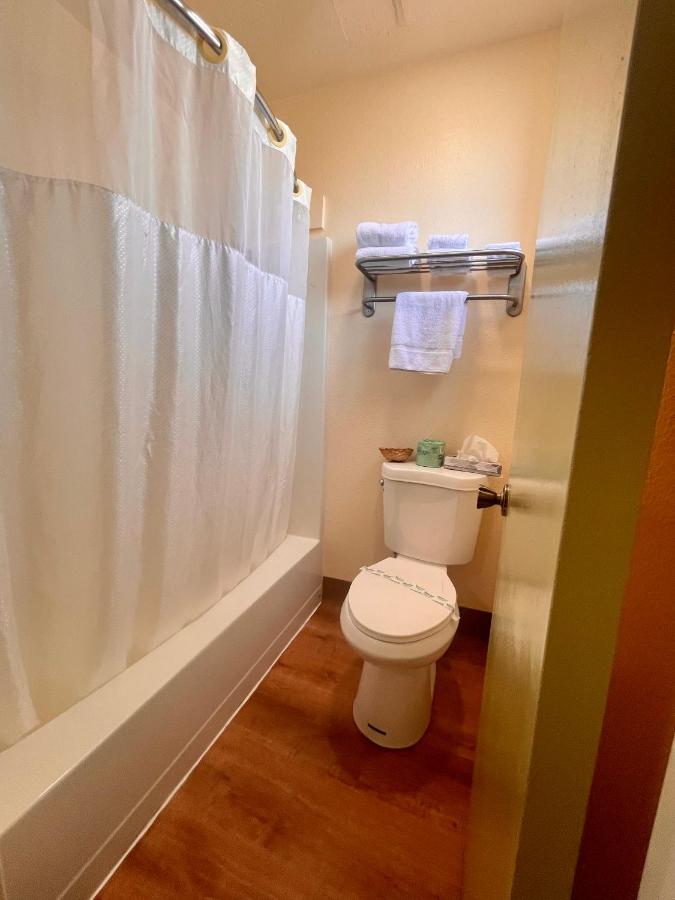 Regency Inn Lakeport — photo 3