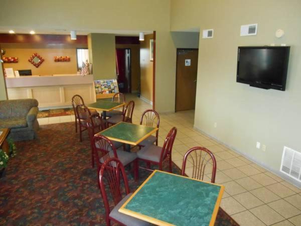 AmeriStay Inn — photo 16