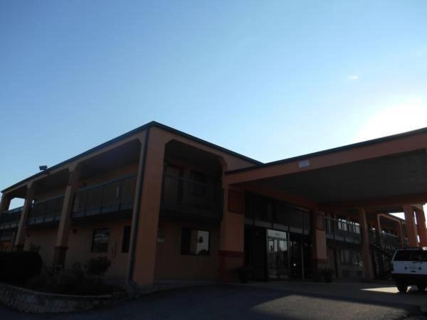 AmeriStay Inn — photo 11
