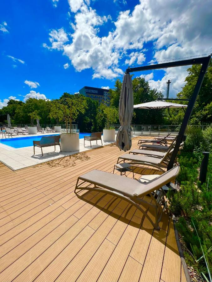 Rooftop swimming pool: Apartament Nadmorski Hampton
