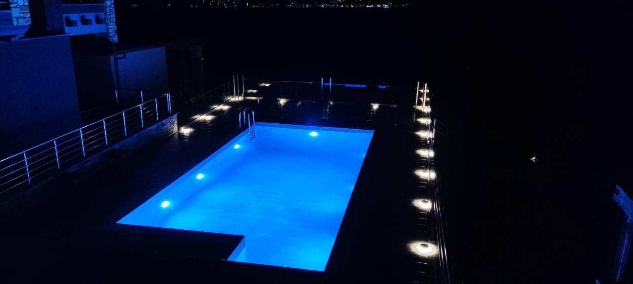 Rooftop swimming pool: Paraiso Azul villas