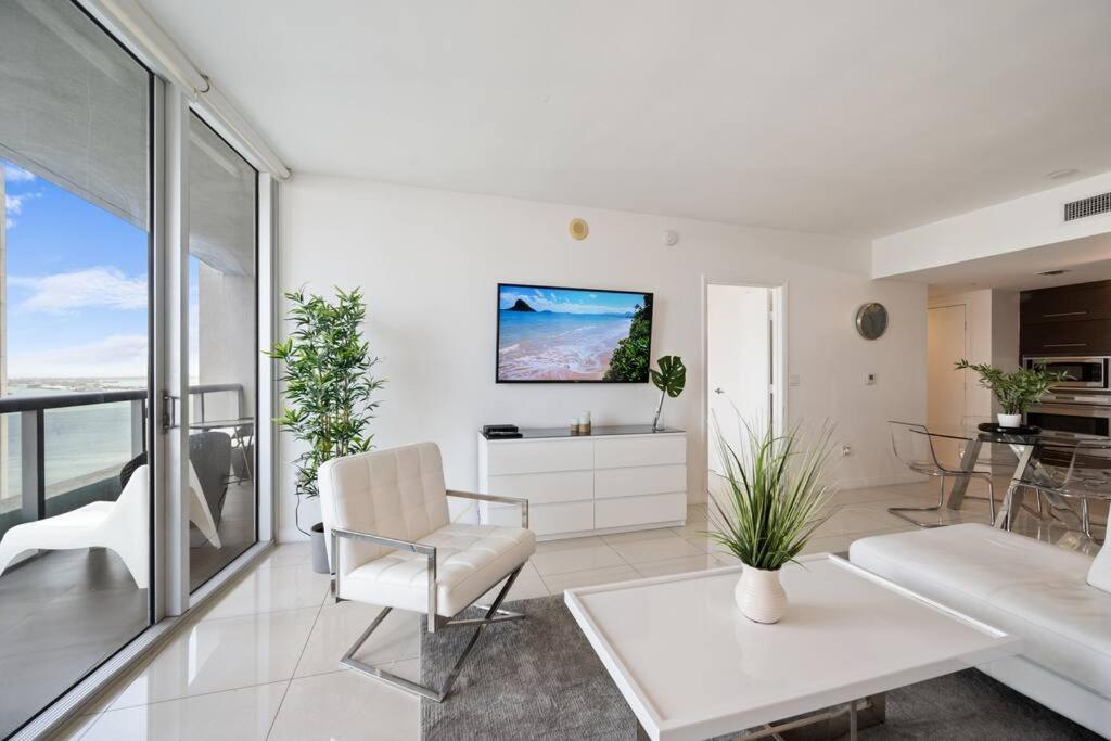 Iconic Icon W Unit - Pool & Ocean Views - 4