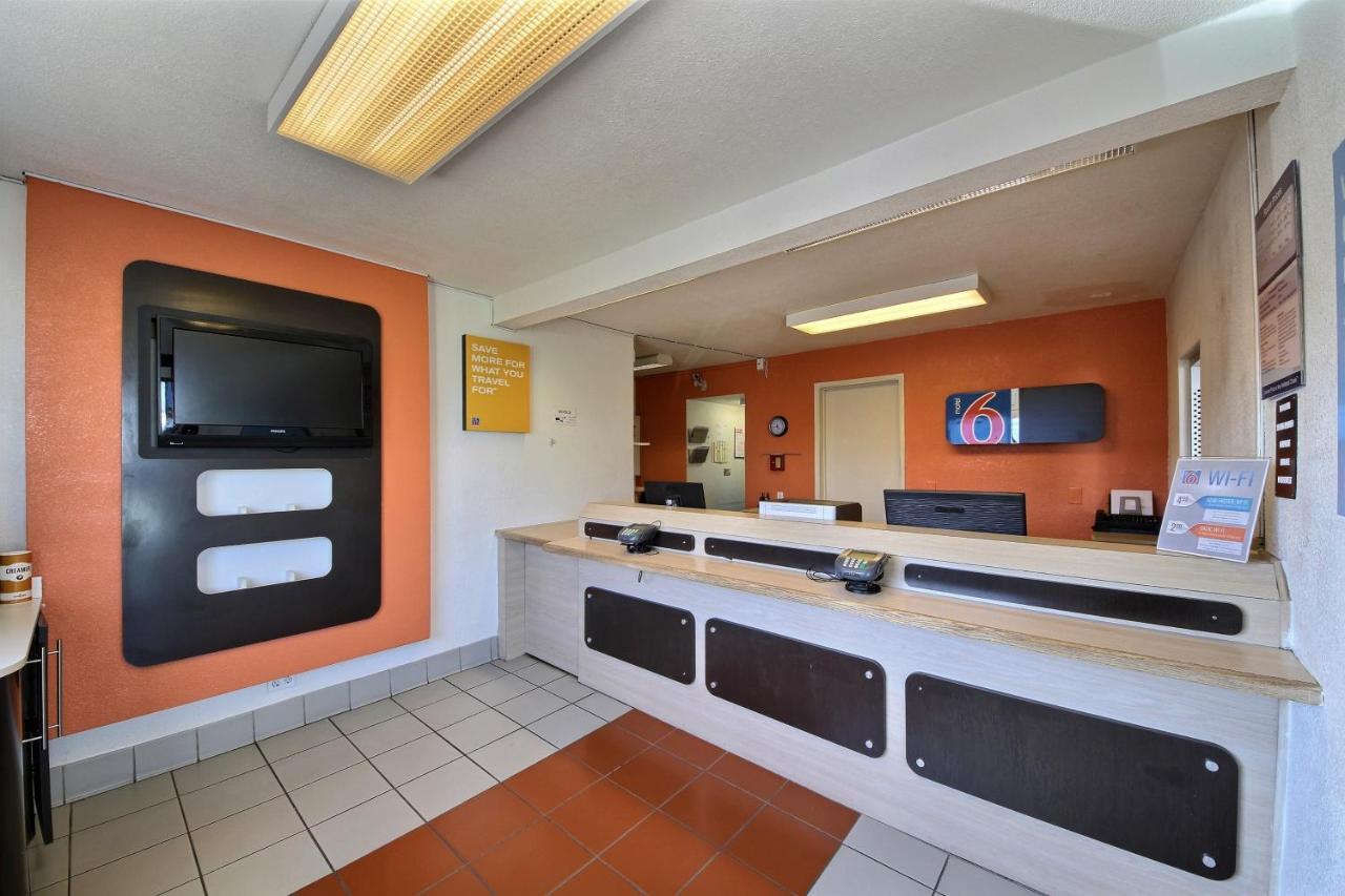 Laredo Motel — photo 23