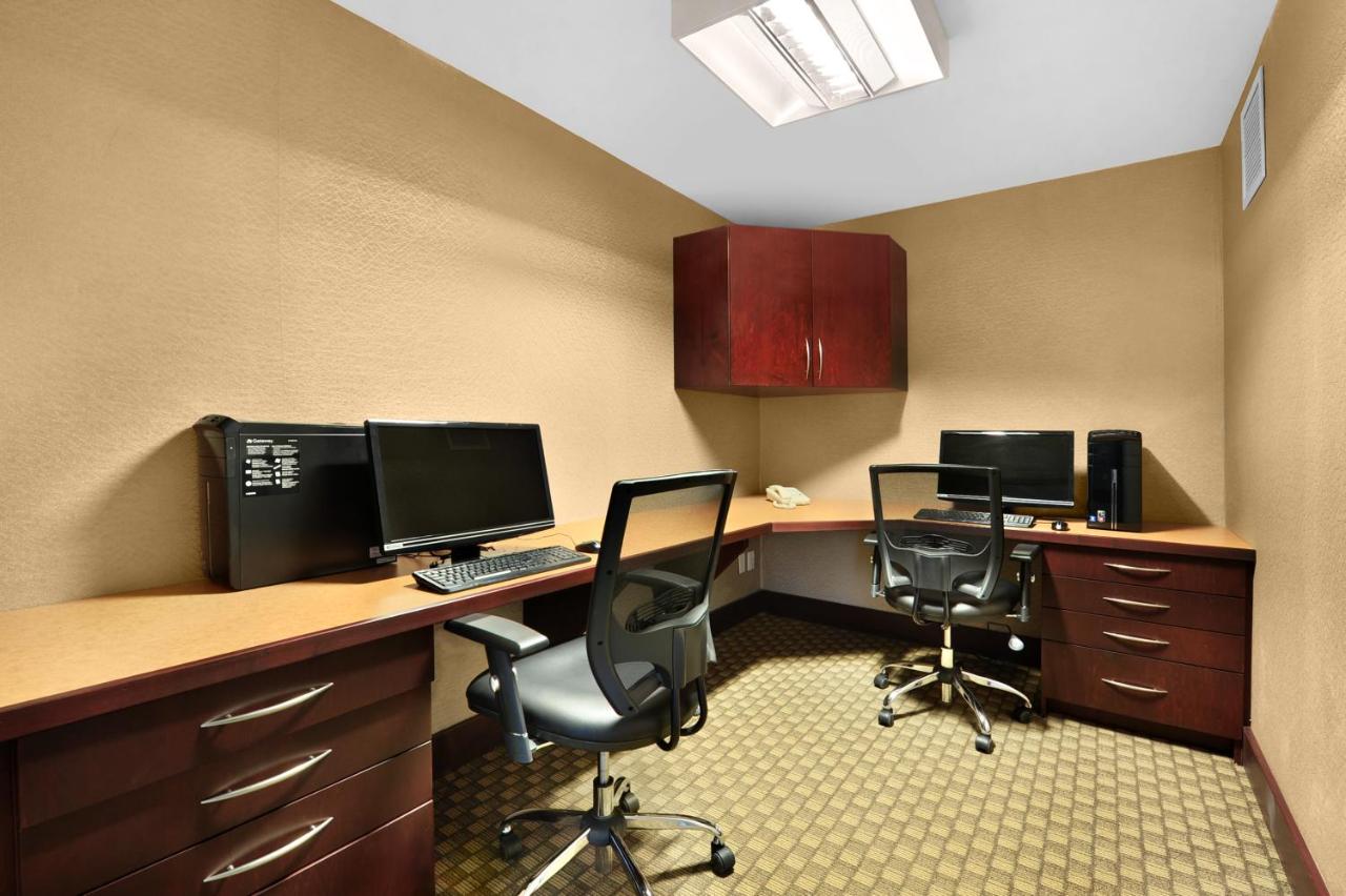 Comfort Inn & Conference Centre Toronto Airport photo