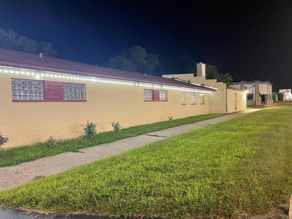 Deluxe Motel — photo 4