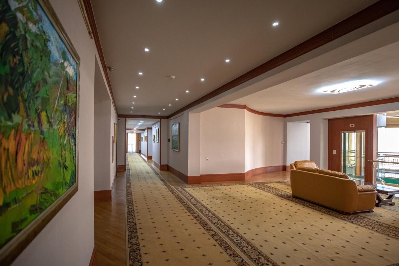 Latar Hotel Yerevan photo