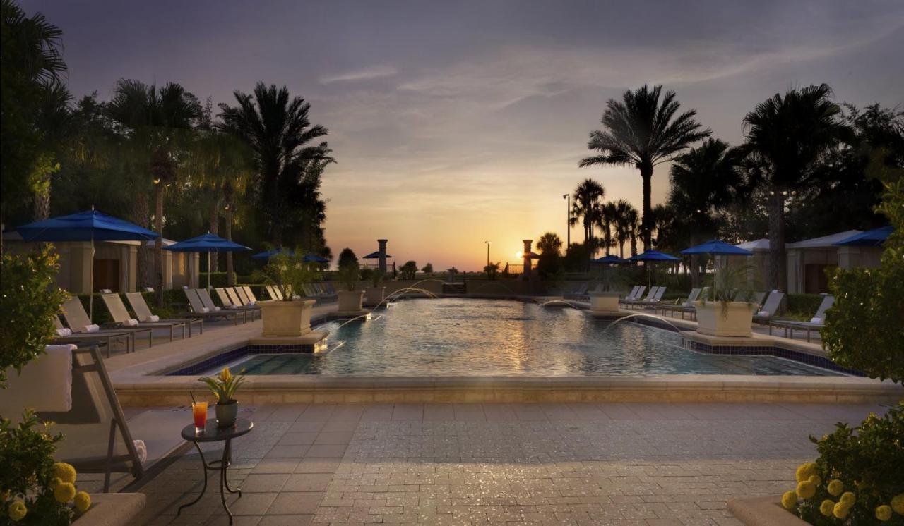 Heated swimming pool: Omni Orlando Resort at Championsgate