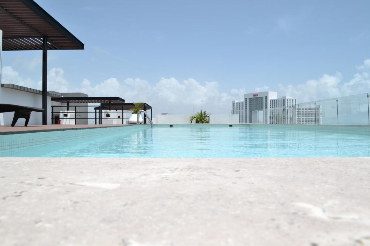 Rooftop swimming pool: Estudio Neen-Takh Zona Hotelera