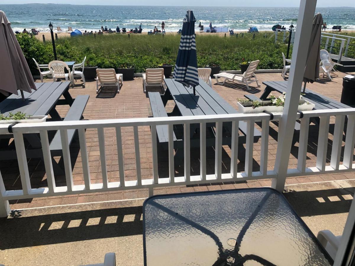 Sandpiper Beachfront Motel — photo 18