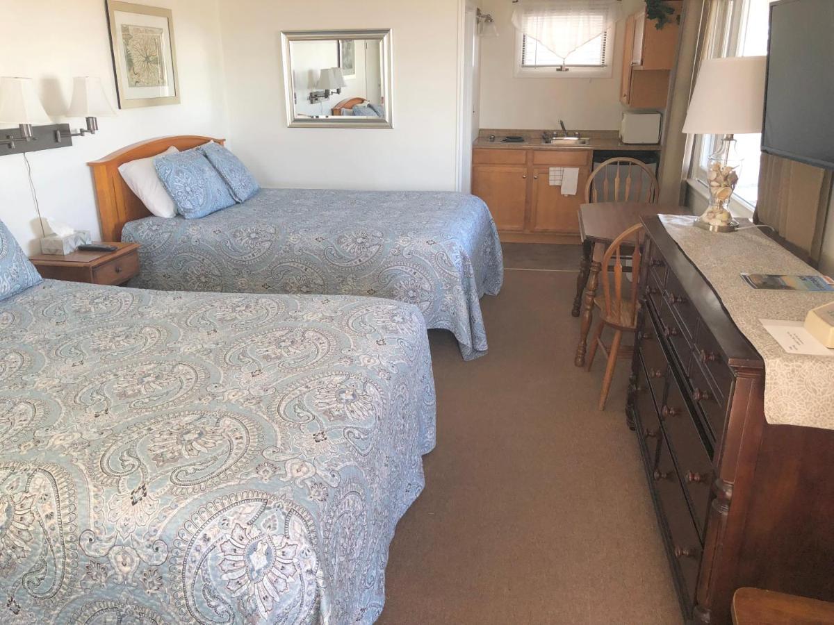 Sandpiper Beachfront Motel — photo 21