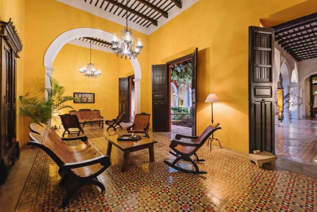 Rent a full Villa in the center of Merida, Mérida – posodobljene cene za  leto 2022