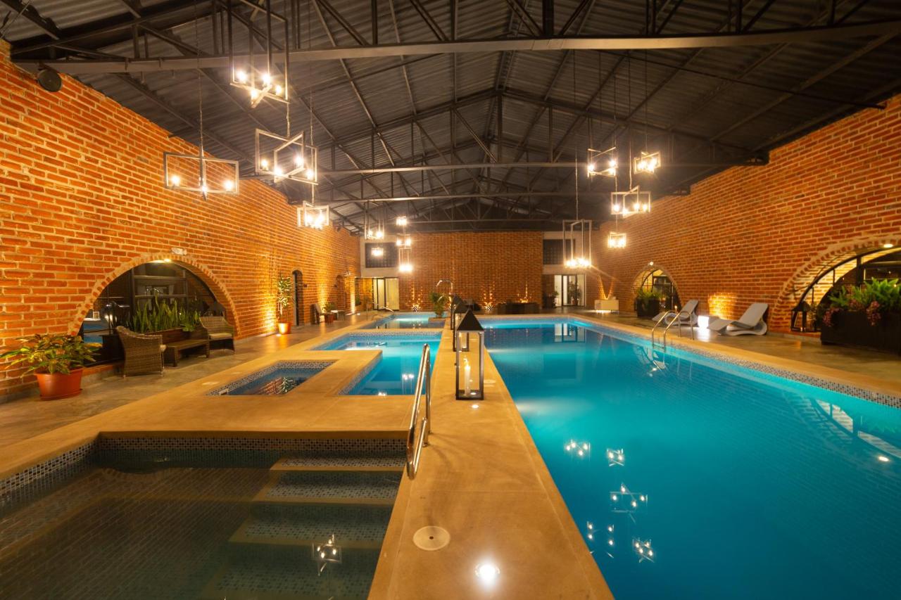 Water park: Quindeloma Art Hotel And Gallery