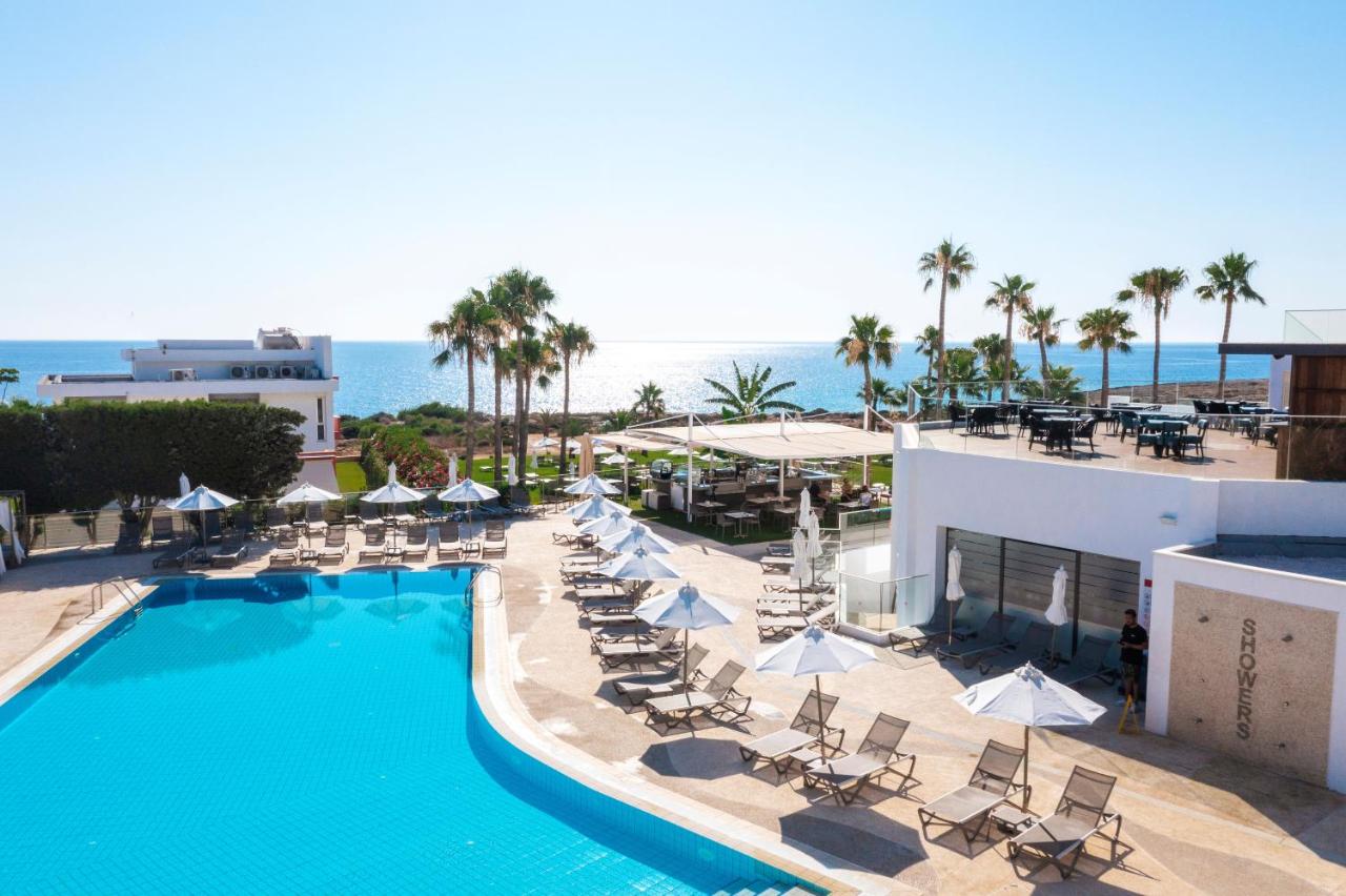 Leonardo Crystal Cove Hotel & Spa – Adults only photo