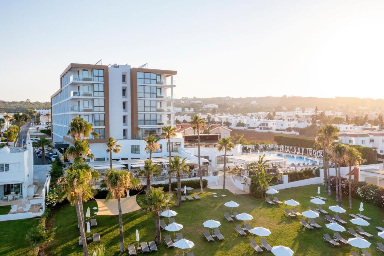 Leonardo Crystal Cove Hotel & Spa – Adults only photo