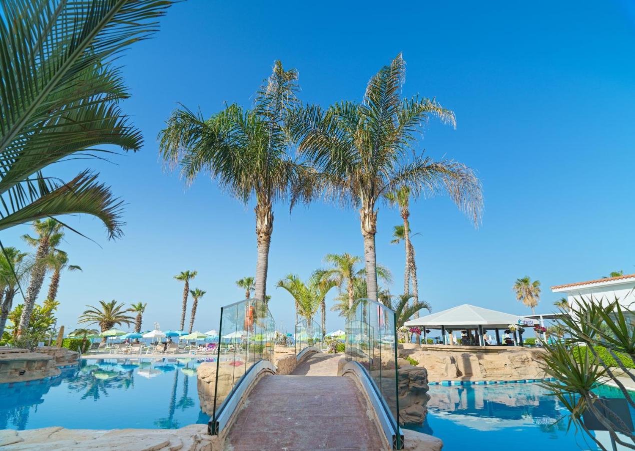 Leonardo Cypria Bay photo