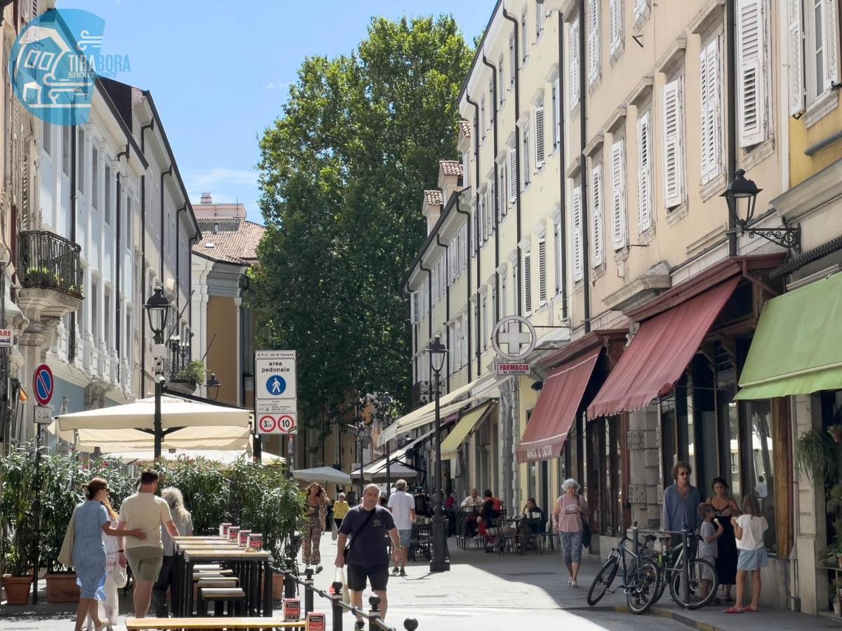 Cavana 10 Tirabora Short Rent, con parcheggio privato - 2