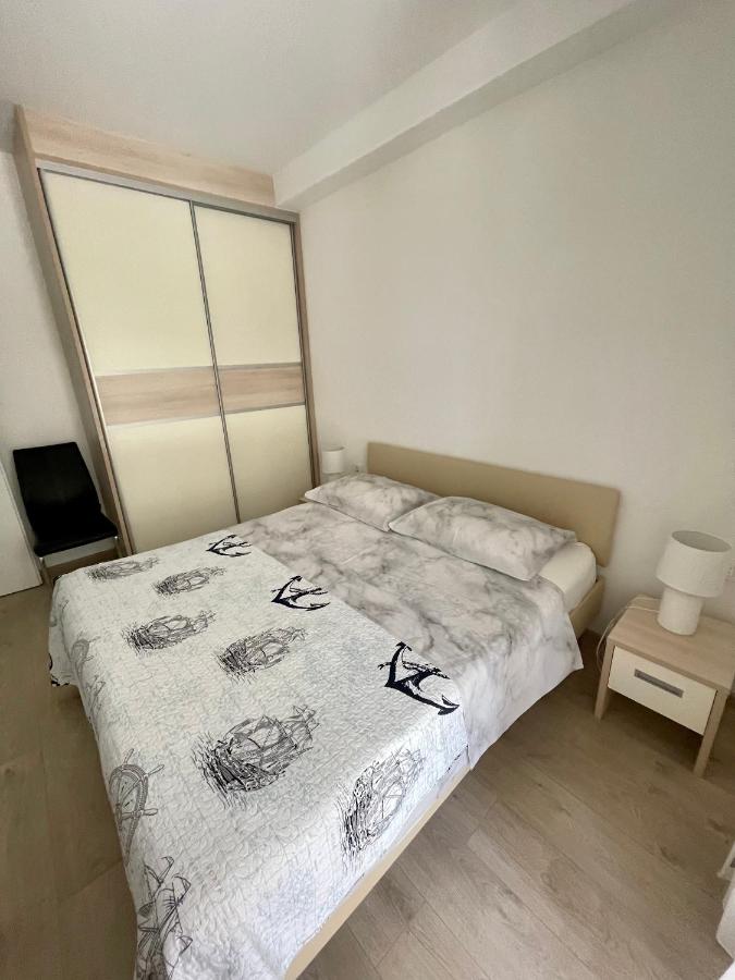 Apartments Dona (Hrvatska Cres) - Booking.com
