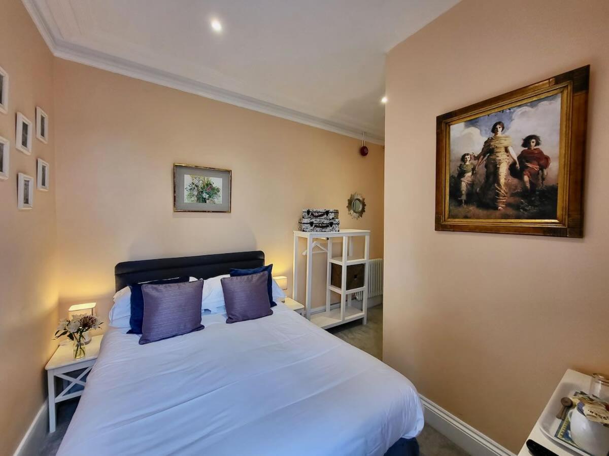 St George's Hotel - Laterooms
