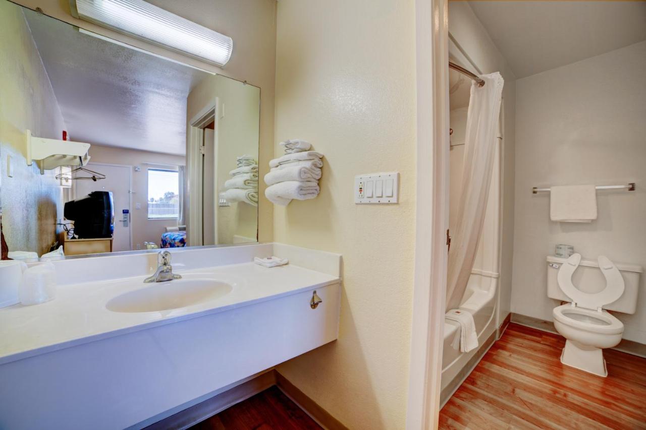 Budget Inn — photo 3