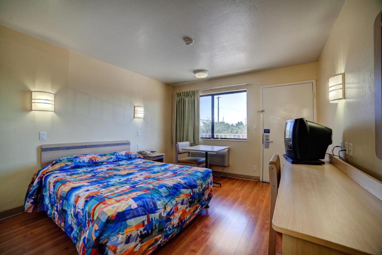 Budget Inn — photo 24