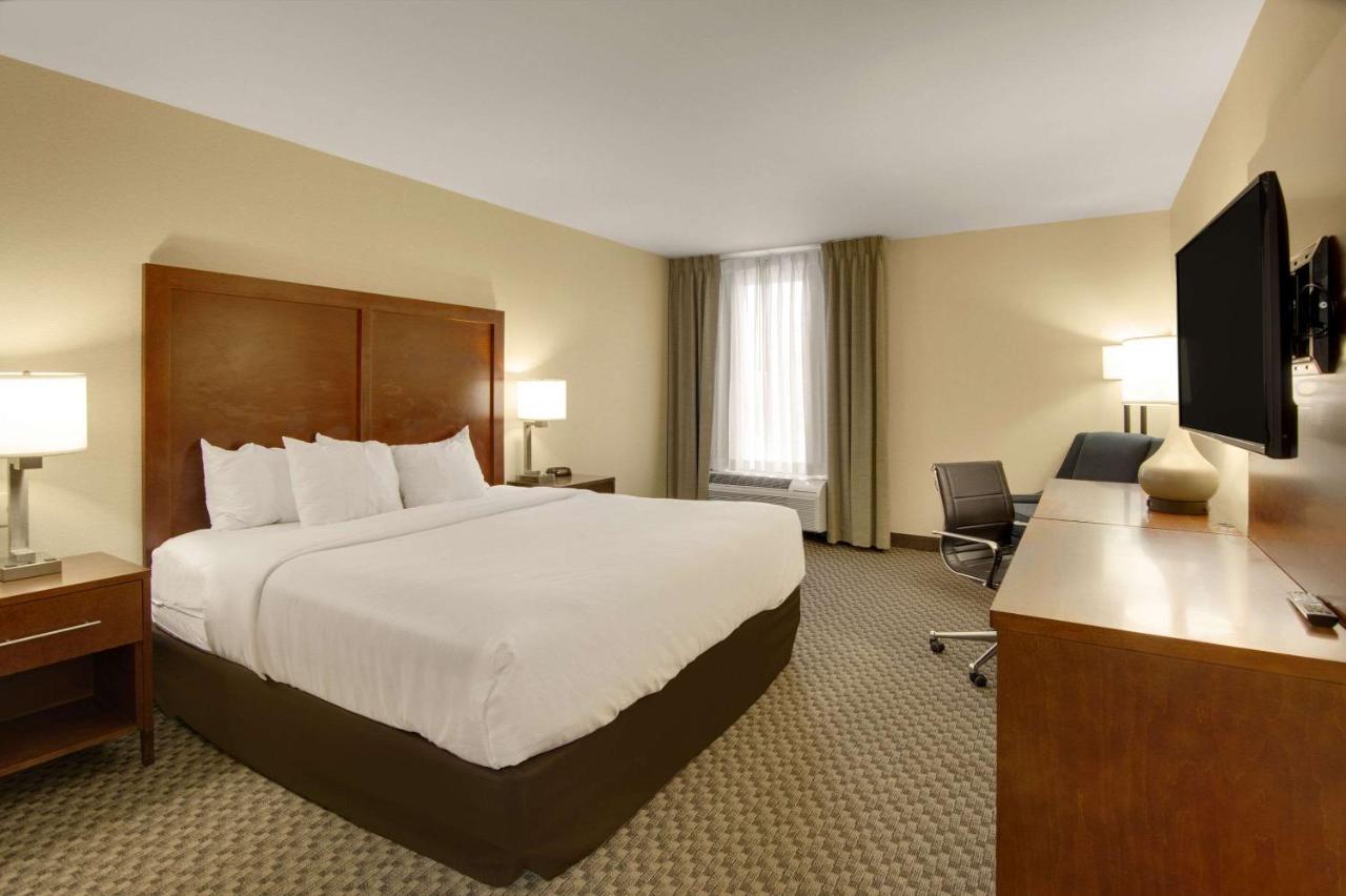 Airport Inn Efficiencies — photo 13