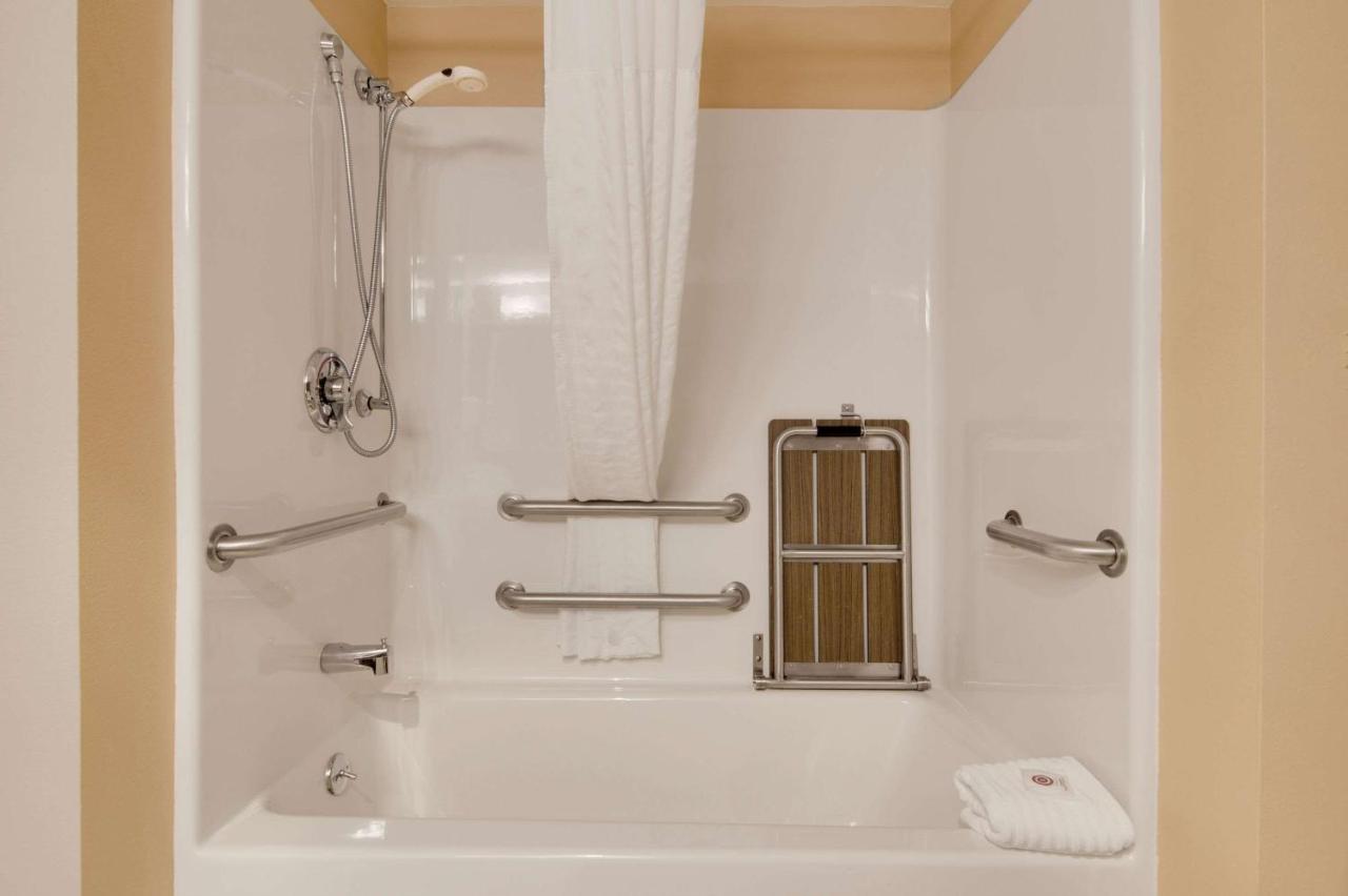 Airport Inn Efficiencies — photo 3